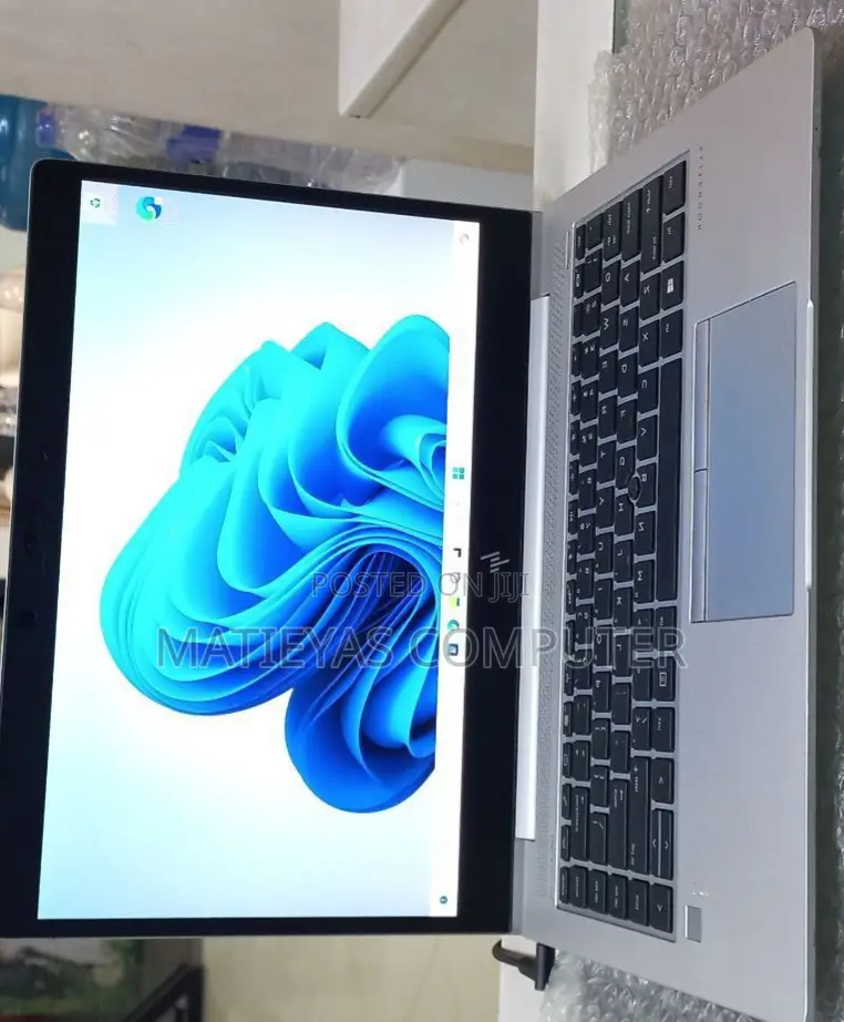 New Laptop Apple MacBook Pro M1 16GB Intel Core I7 SSD 512GB