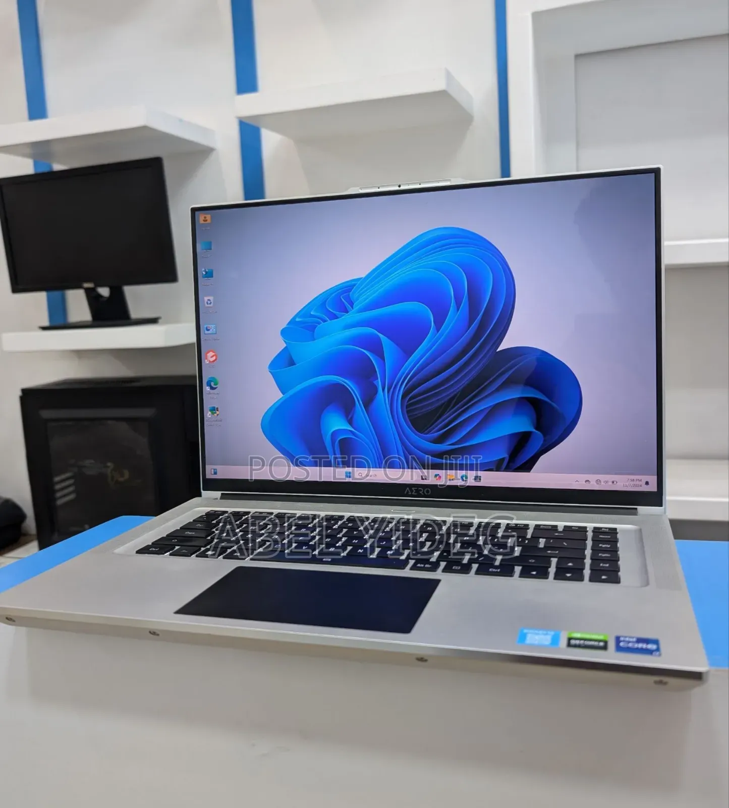 New Laptop Gigabyte AERO 15 16GB Intel Core I7 SSD 2T