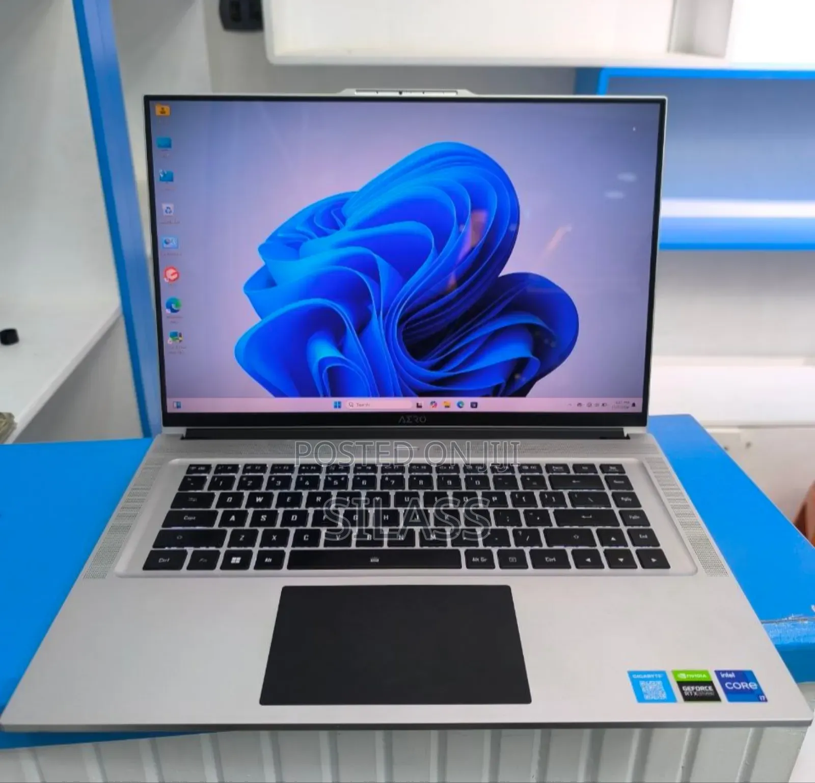 New Laptop Gigabyte AERO 15 16GB Intel Core I7 SSD 2T