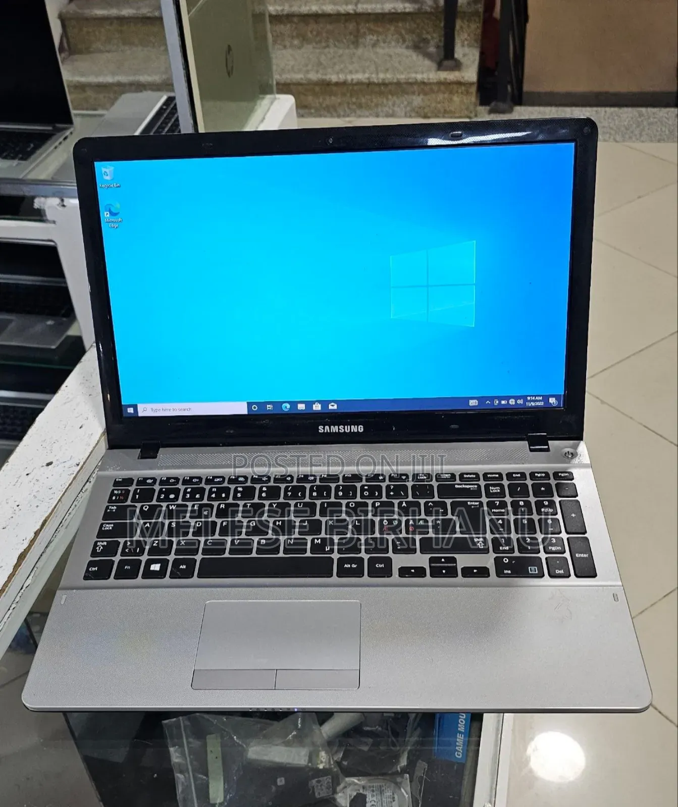 New Laptop Samsung 8GB Intel Core I5 HDD 1T