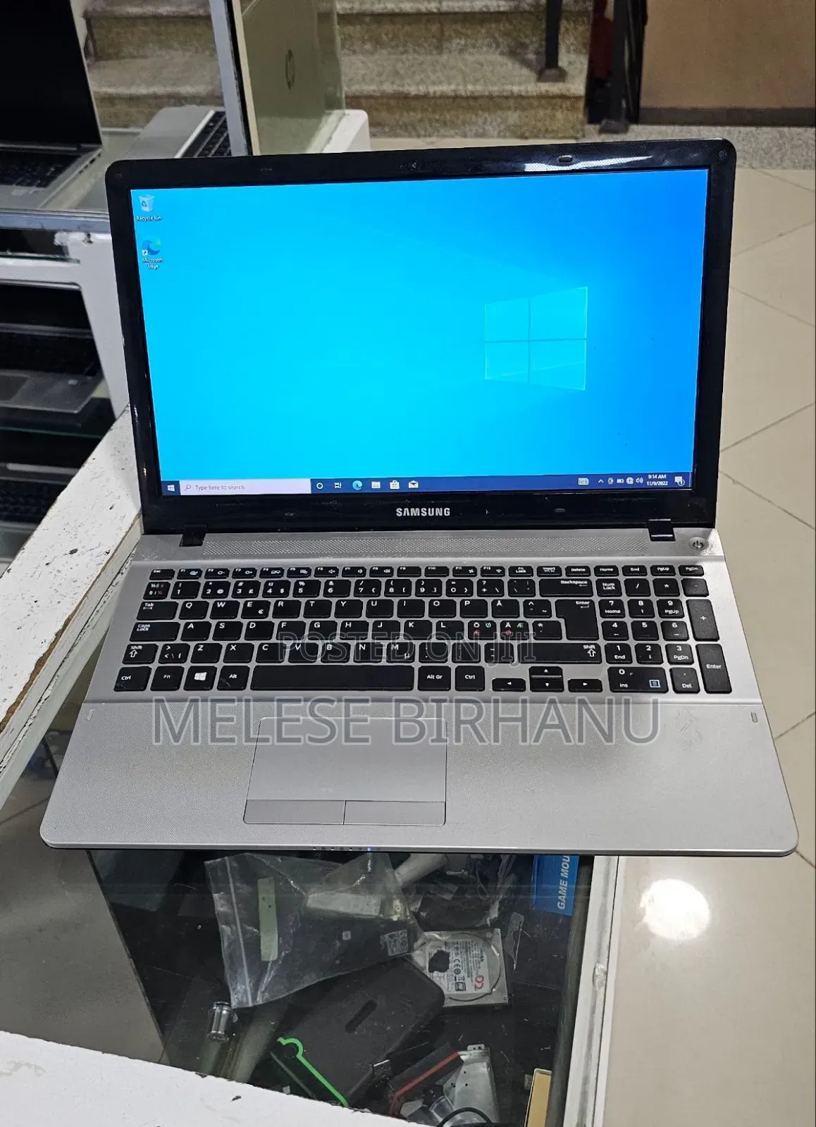 New Laptop Samsung 8GB Intel Core I5 HDD 1T