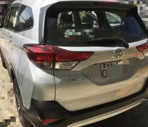 Toyota Rush 2023 Silver