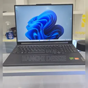 New Laptop Lenovo Legion 7 16GB AMD Ryzen 7 SSD 512GB