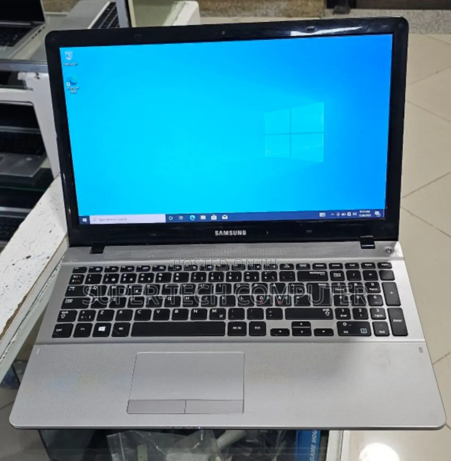 New Laptop Samsung N210 8GB Intel Core I5 HDD 1T