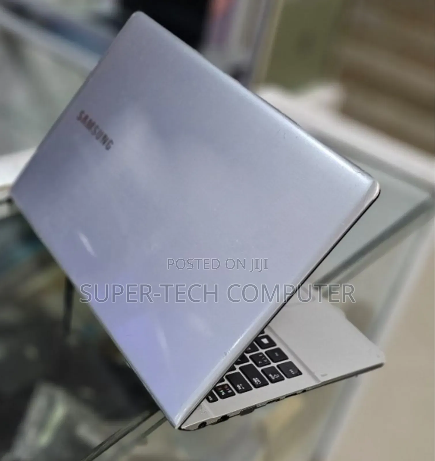 New Laptop Samsung N210 8GB Intel Core I5 HDD 1T