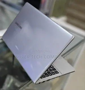 New Laptop Samsung N210 8GB Intel Core I5 HDD 1T