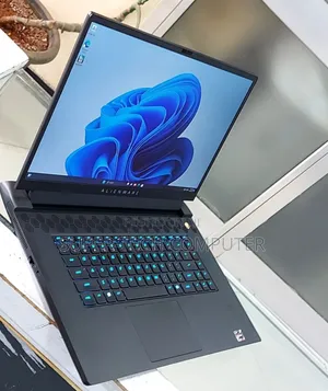 New Laptop Alienware M17x R2 16GB AMD Ryzen 9 SSD 512GB