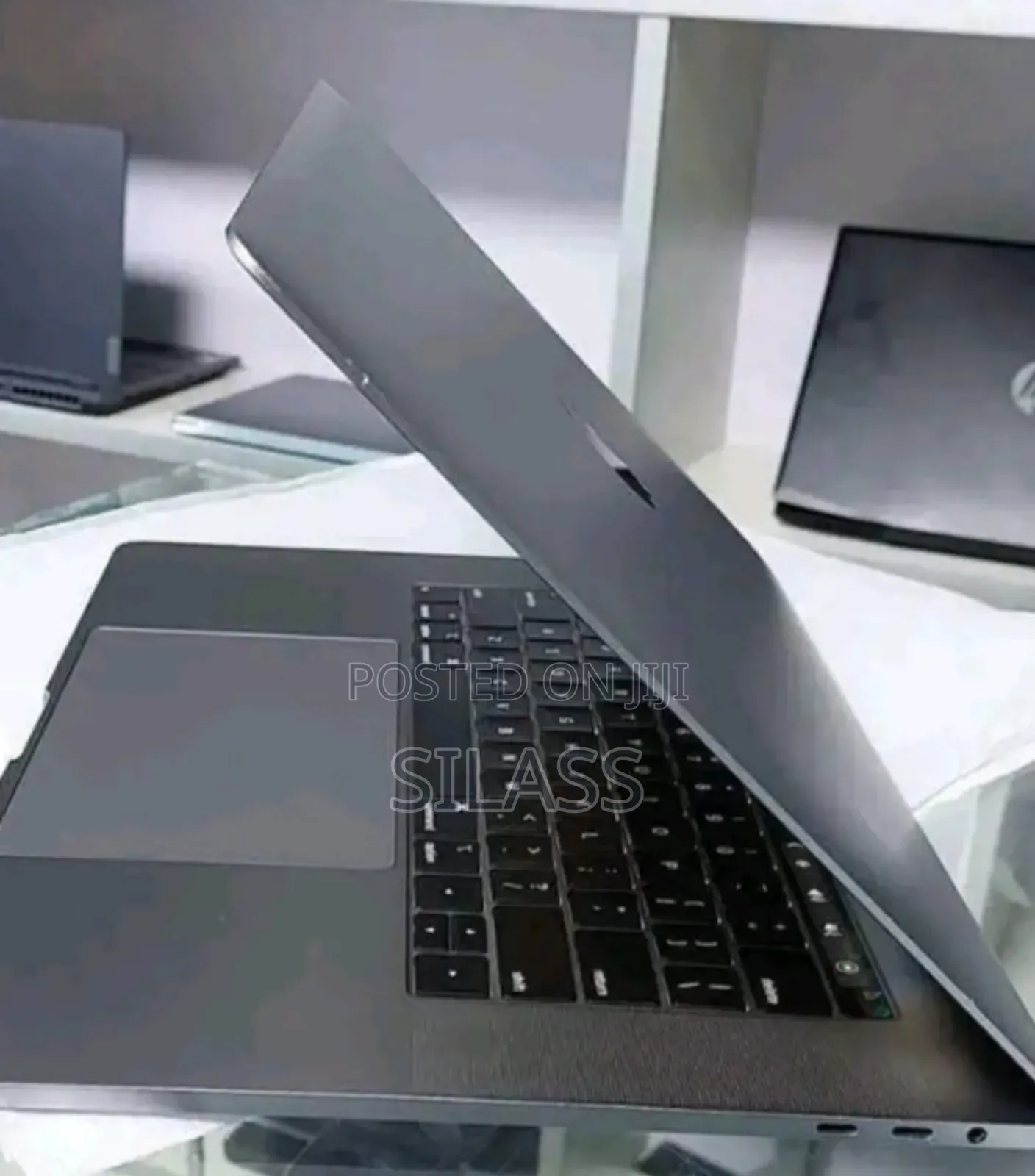 New Laptop Apple MacBook Pro 2019 32GB Intel Core I9 SSD 512GB