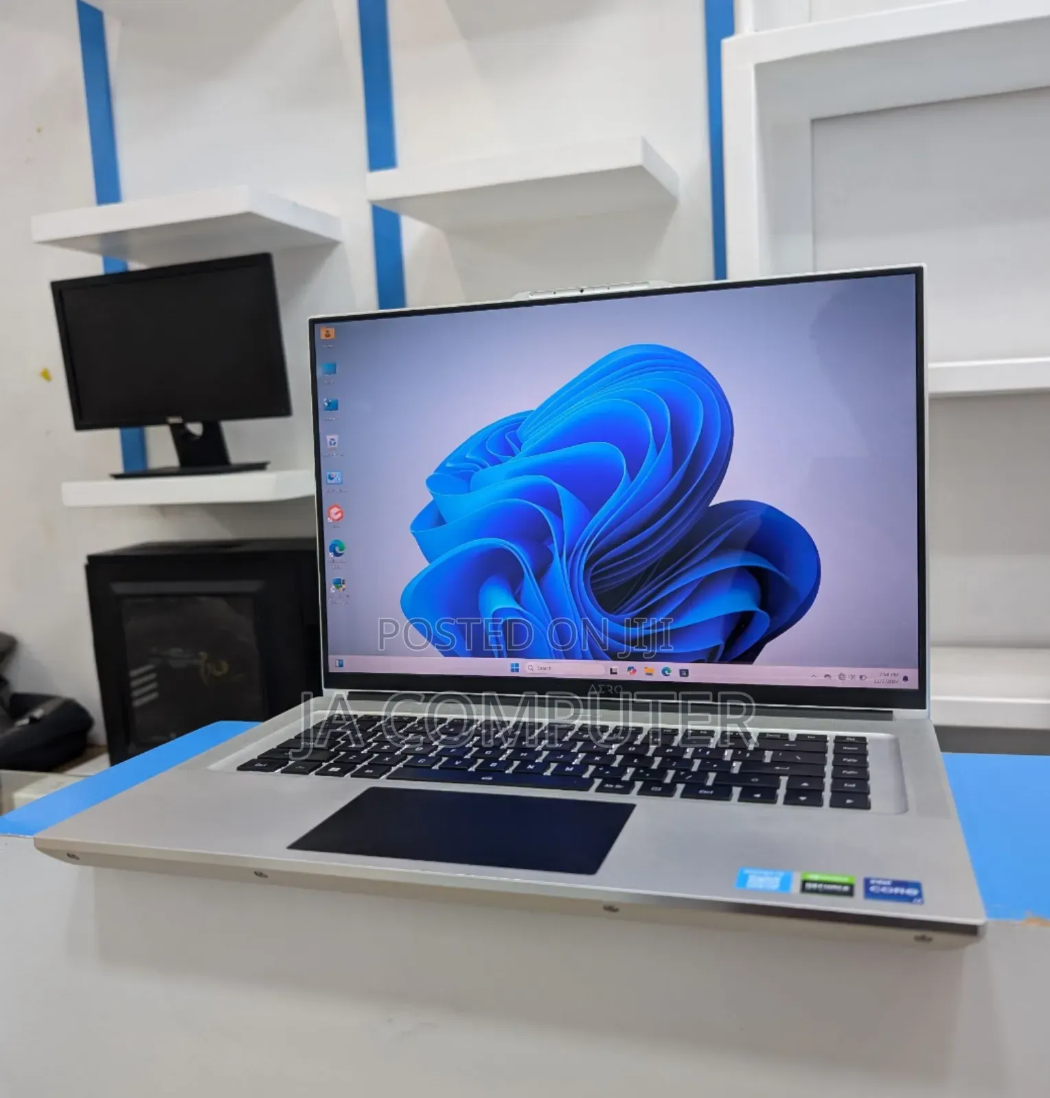 New Laptop Gigabyte AERO 15 16GB Intel Core I7 SSD 2T