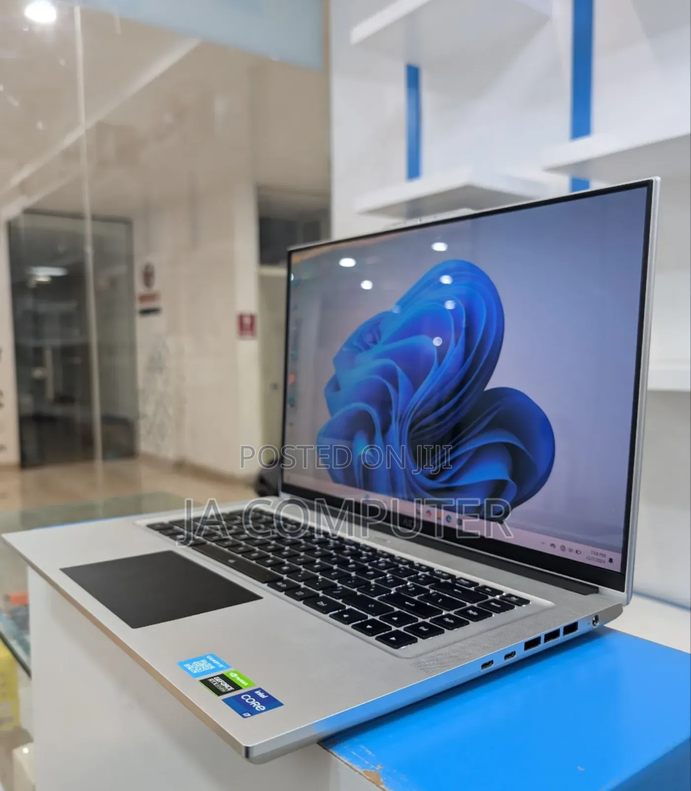 New Laptop Gigabyte AERO 15 16GB Intel Core I7 SSD 2T