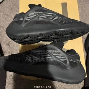 Adidas Yeezy Master Quality Shoes Made in Vietnam