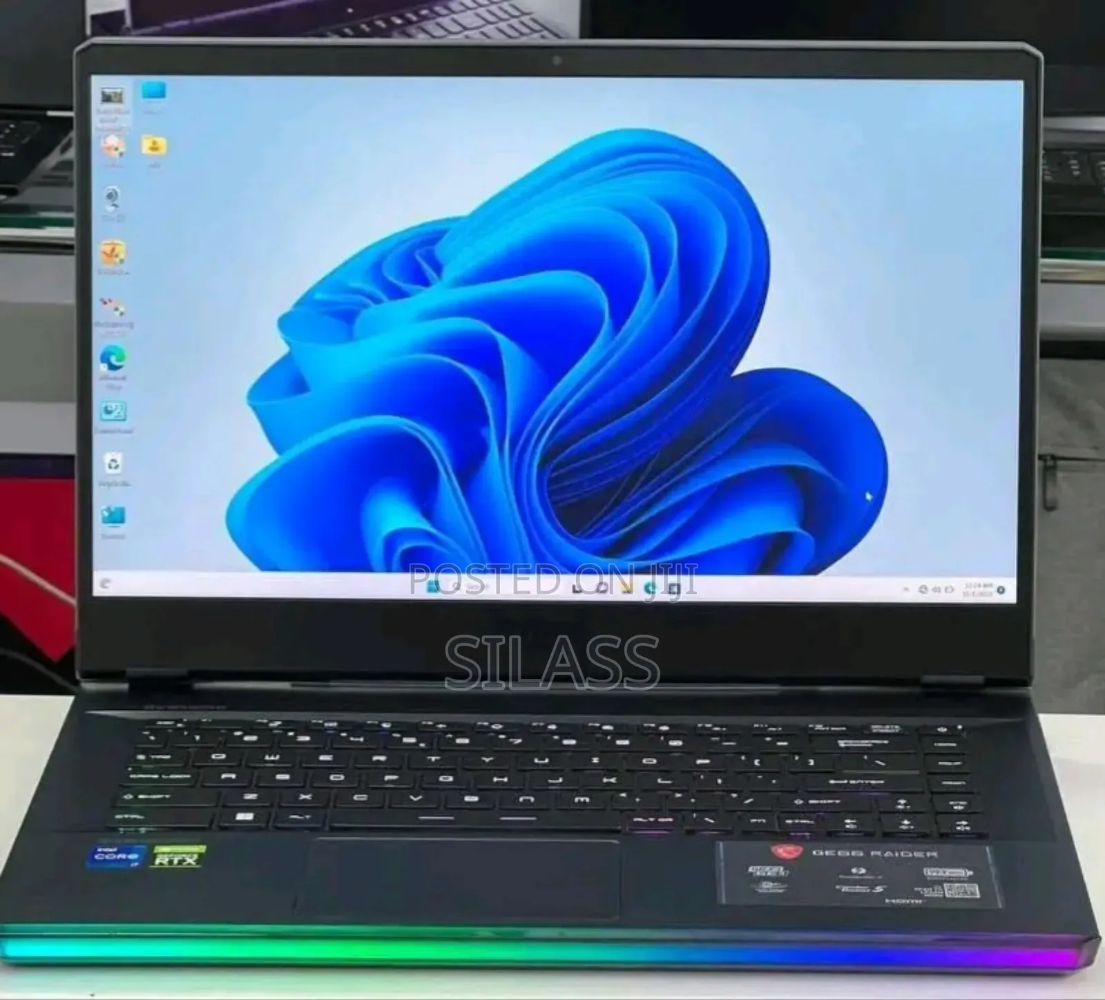 New Laptop MSI Raider GE76 12UGS 16GB Intel Core I7 SSD 1T