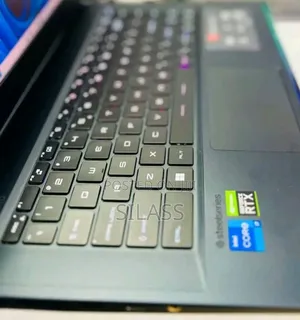 New Laptop MSI Raider GE76 12UGS 16GB Intel Core I7 SSD 1T