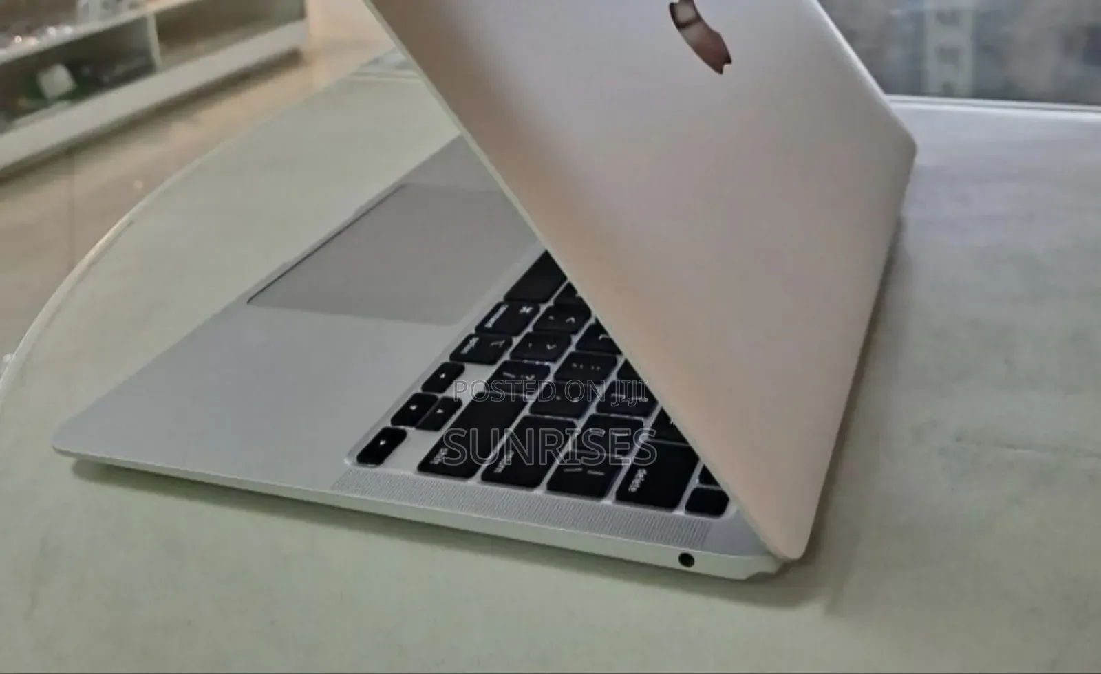 New Laptop Apple MacBook Pro M1 8GB Apple M1 SSD 256GB