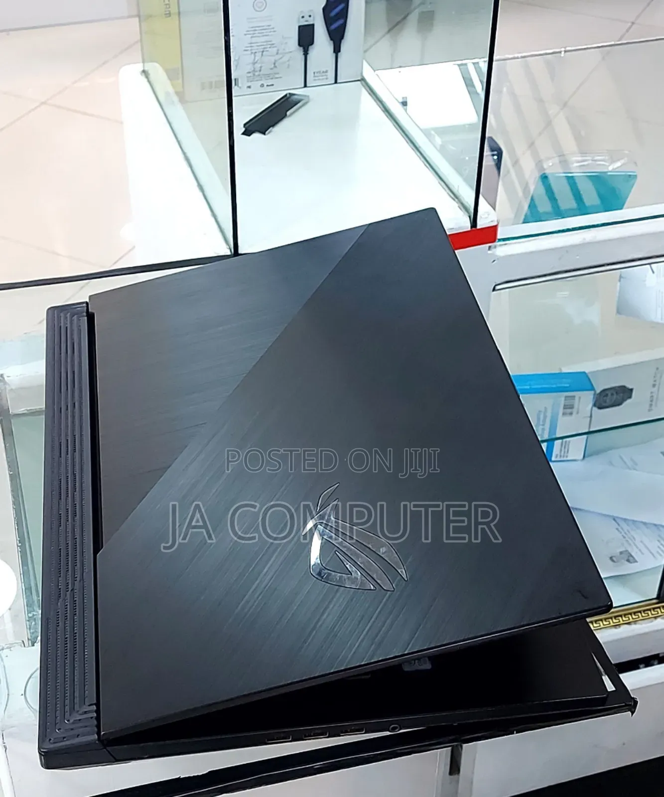 New Laptop Asus ROG Strix G15 16GB Intel Core I7 SSHD (Hybrid) 1.5T