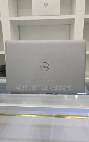 New Laptop Dell Precision 3561 16GB Intel Core I7 SSD 256GB