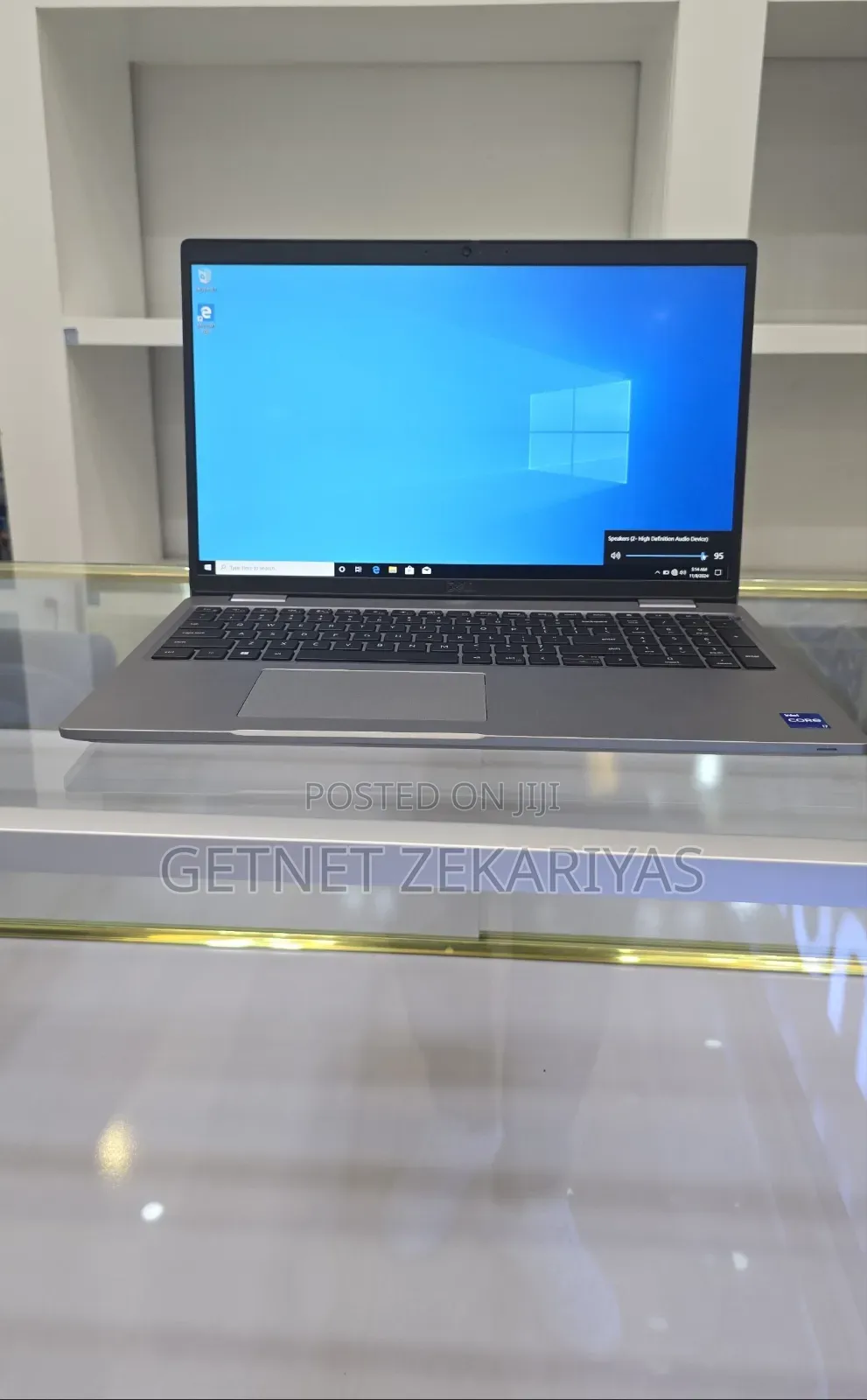 New Laptop Dell Precision 3561 16GB Intel Core I7 SSD 256GB