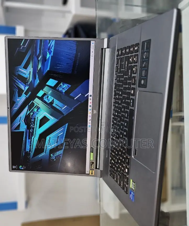 New Laptop Acer Predator Triton 500 SE 16GB Intel Core I7 SSD 2T