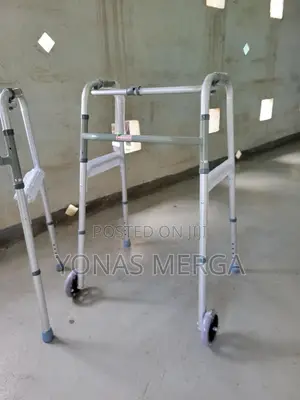 Photo - Relies Wheel Adult Walker/>Walker Length Can Be Adjusted6ወከር