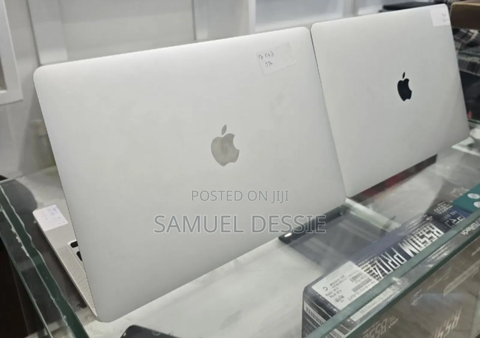New Laptop Apple MacBook Pro 2020 M1 8GB Apple M1 SSD 256GB