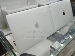 New Laptop Apple MacBook Pro 2020 M1 8GB Apple M1 SSD 256GB