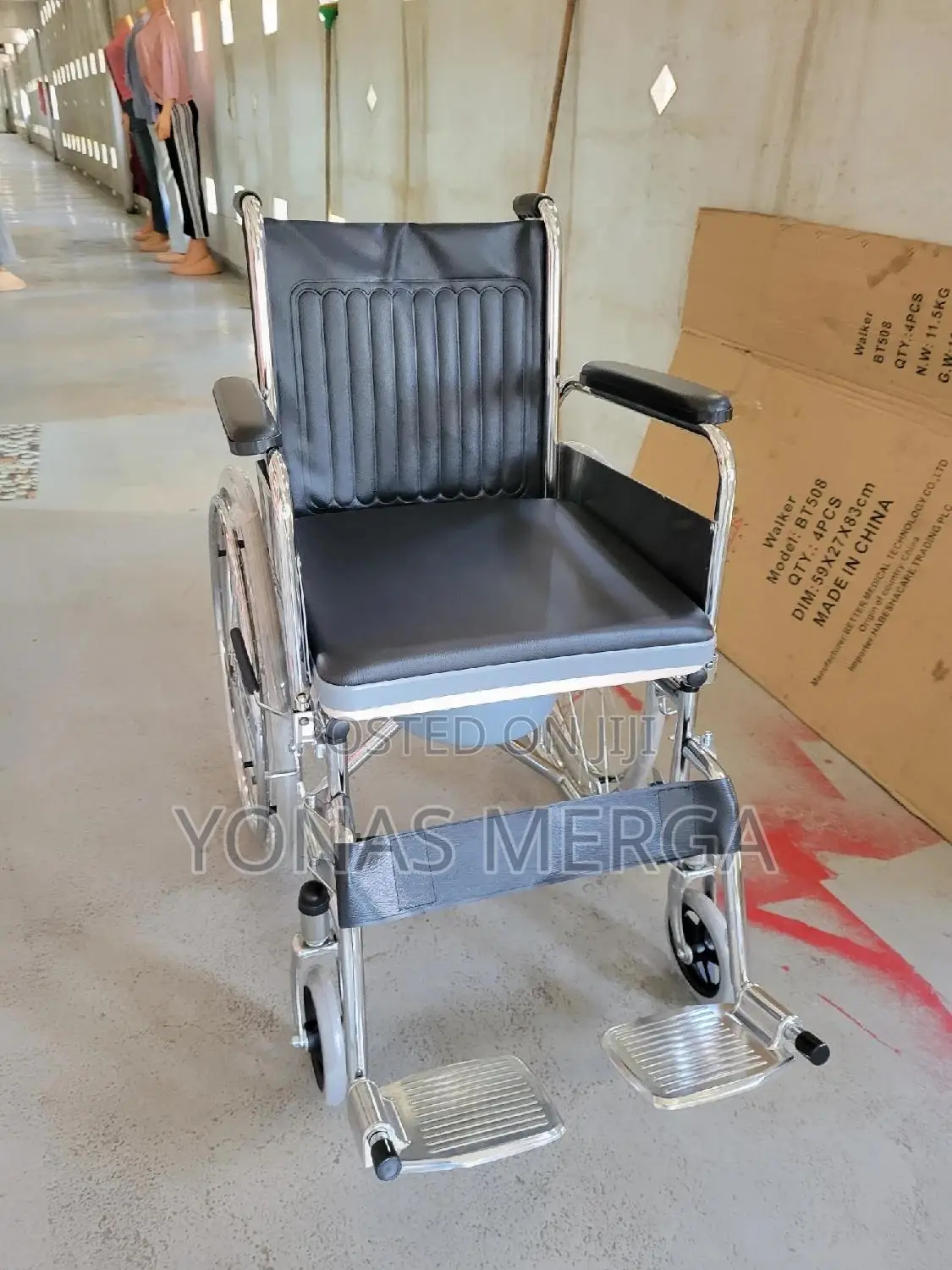 Commode Wheelchair፶∞Wheelchair~Bucket for Easy Cleaning/
