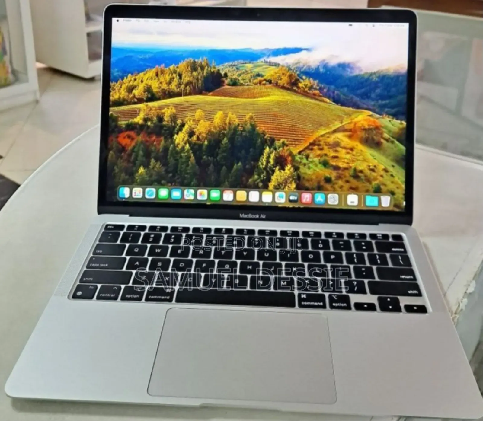 New Laptop Apple MacBook Air 2020 M1 8GB Apple M1 SSD 256GB
