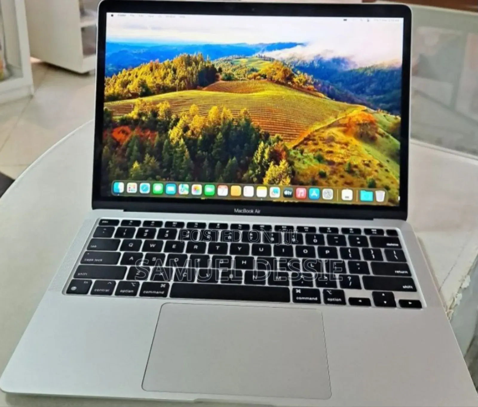 New Laptop Apple MacBook Air 2020 M1 8GB Apple M1 SSD 256GB