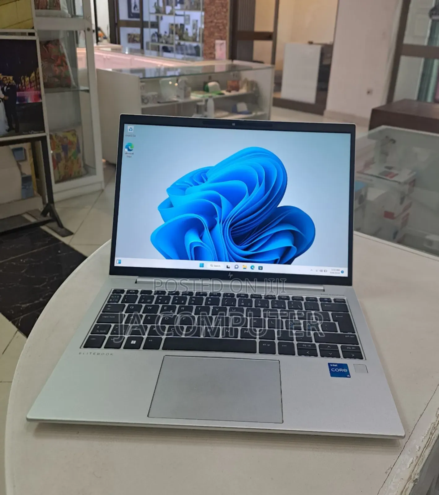 New Laptop HP EliteBook 830 G9 16GB Intel Core I5 SSD 512GB