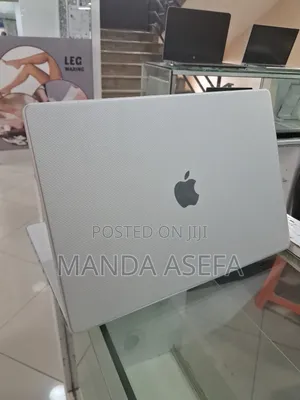 New Laptop Apple MacBook Pro 16GB Apple M2 SSD 1T