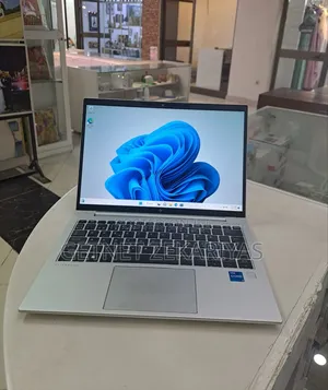 New Laptop HP EliteBook 830 G9 16GB Intel Core I5 SSD 512GB