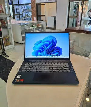New Laptop Lenovo IdeaPad 520 8GB AMD Ryzen 3 SSD 256GB