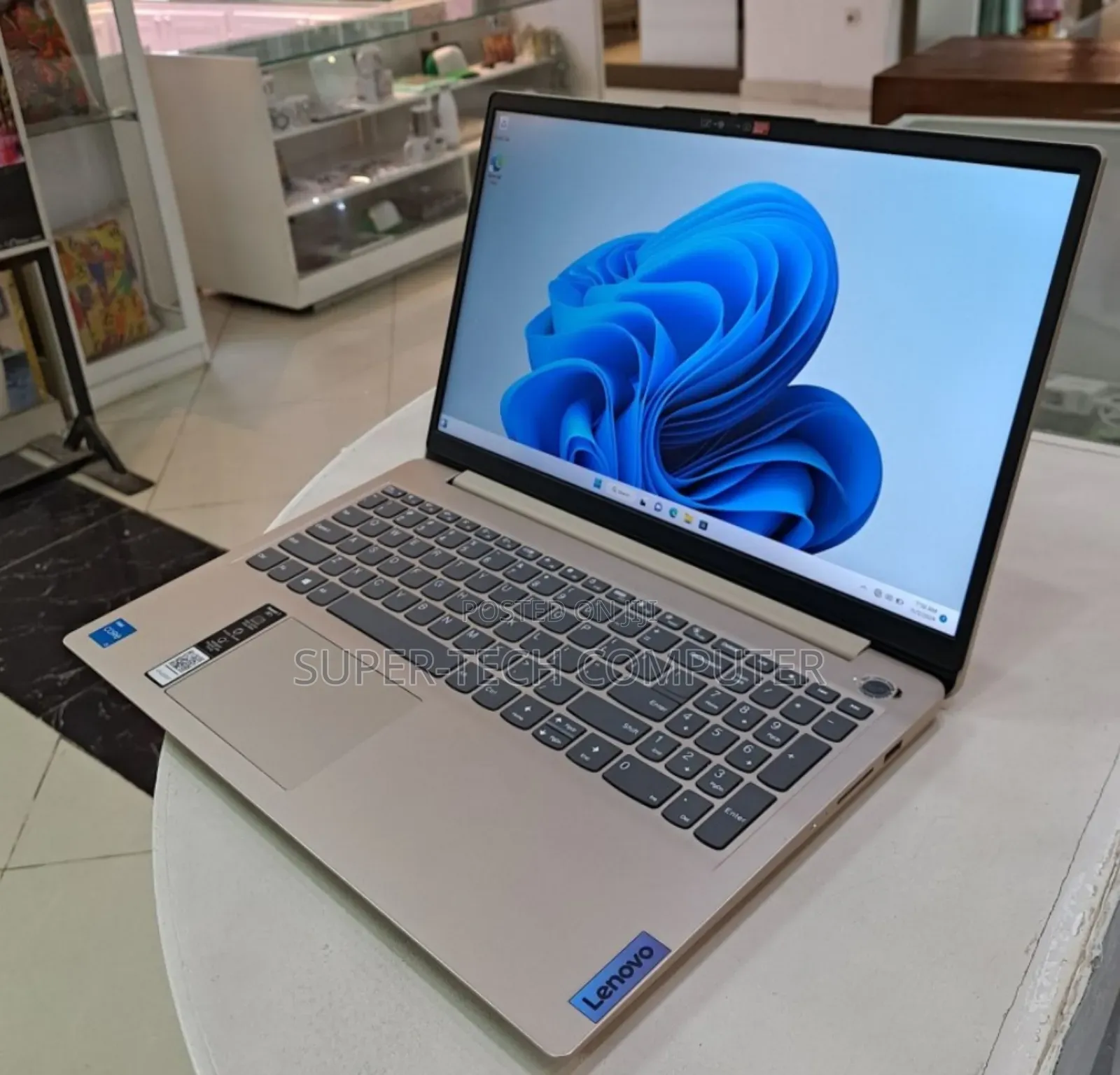 New Laptop Lenovo Ideapad 3 8GB Intel Core I3 SSD 256GB