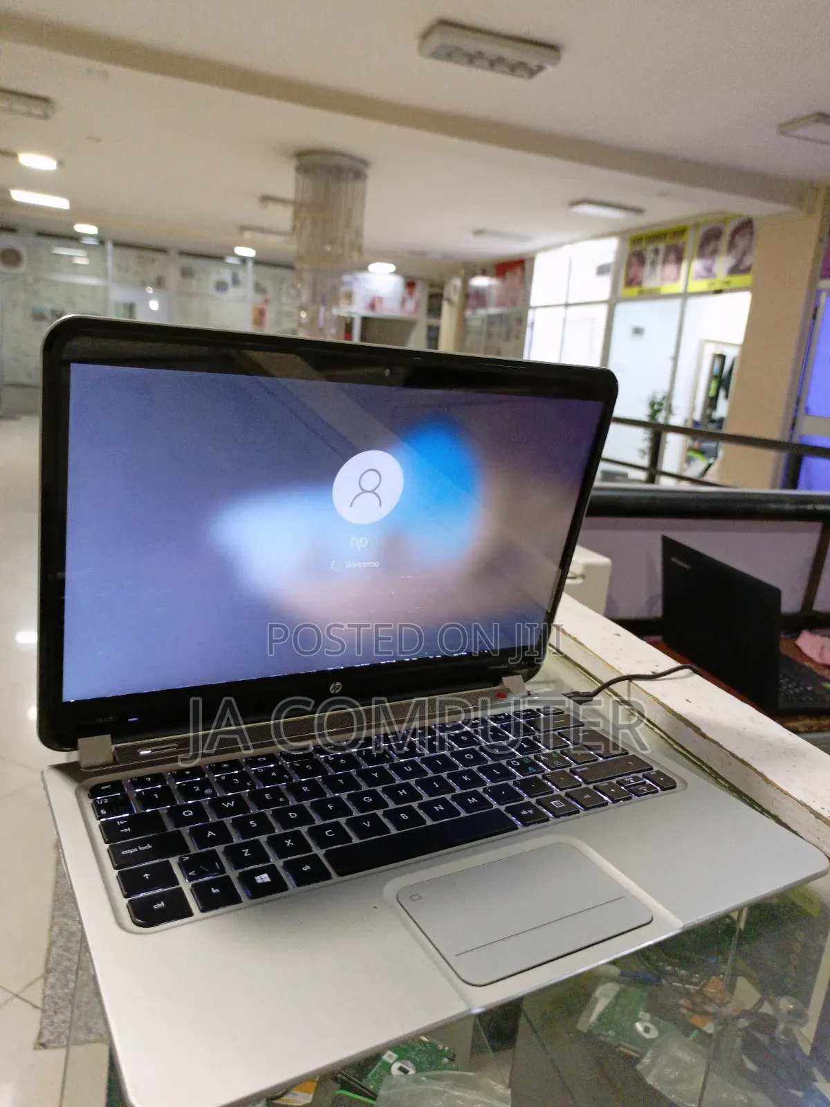 New Laptop HP Spectre 4GB Intel Core I5 SSD 128GB