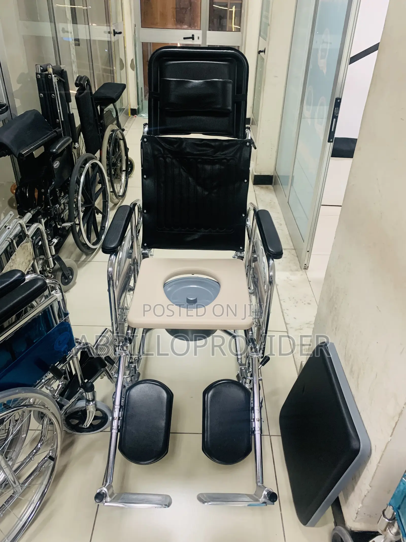 Toilet Wheelchair8)6wheelchair2:3wheelchair7)6wheelchair