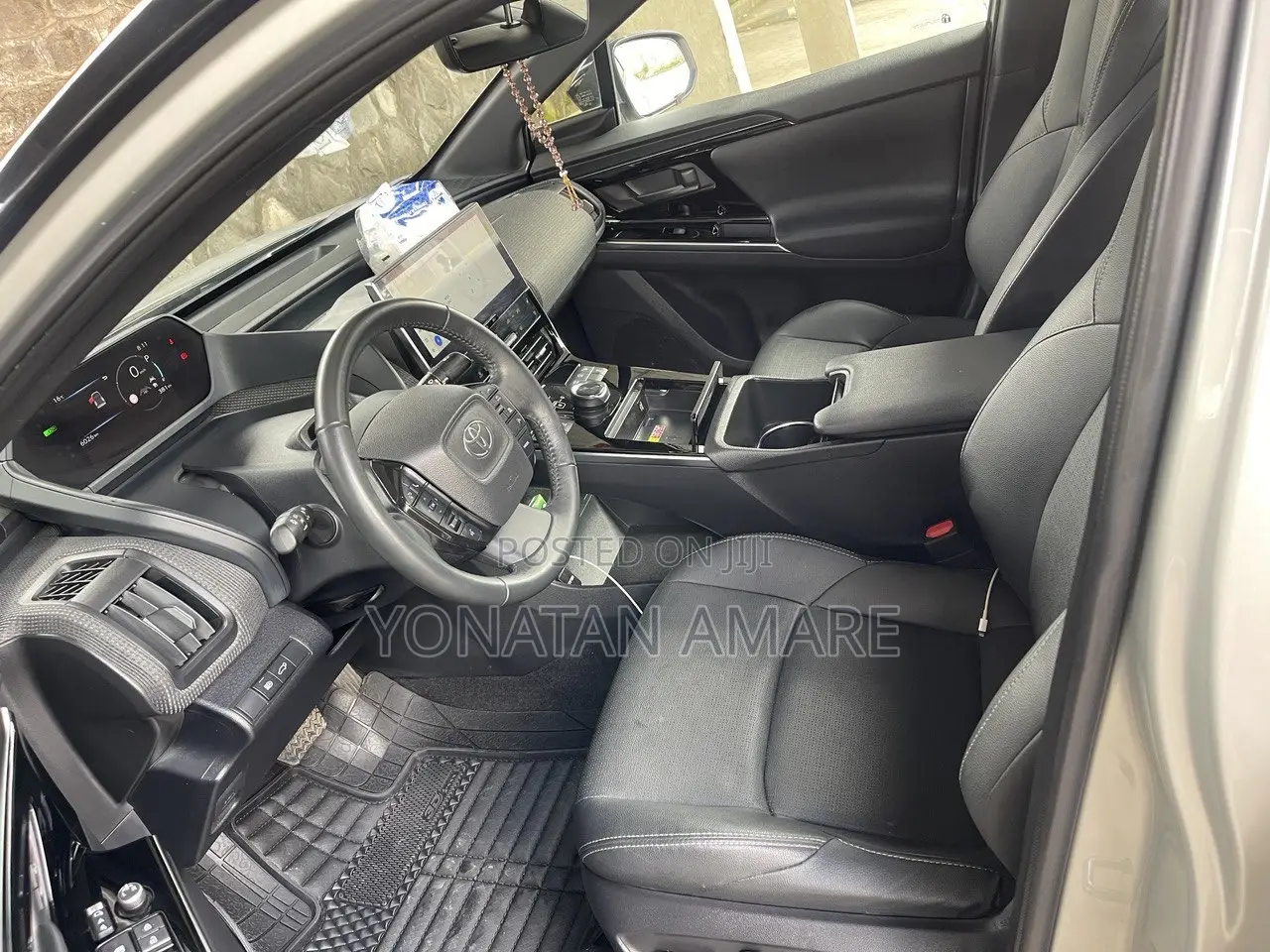 Toyota bZ4X 71.4 kWh FWD 2023 Silver