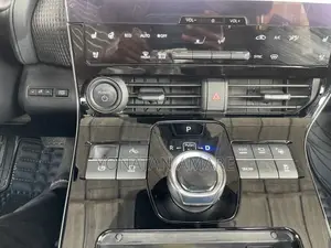 Toyota bZ4X 71.4 kWh FWD 2023 Silver