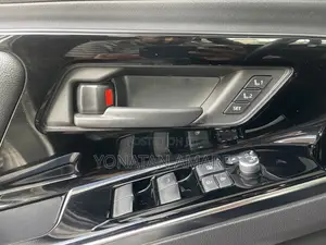 Toyota bZ4X 71.4 kWh FWD 2023 Silver