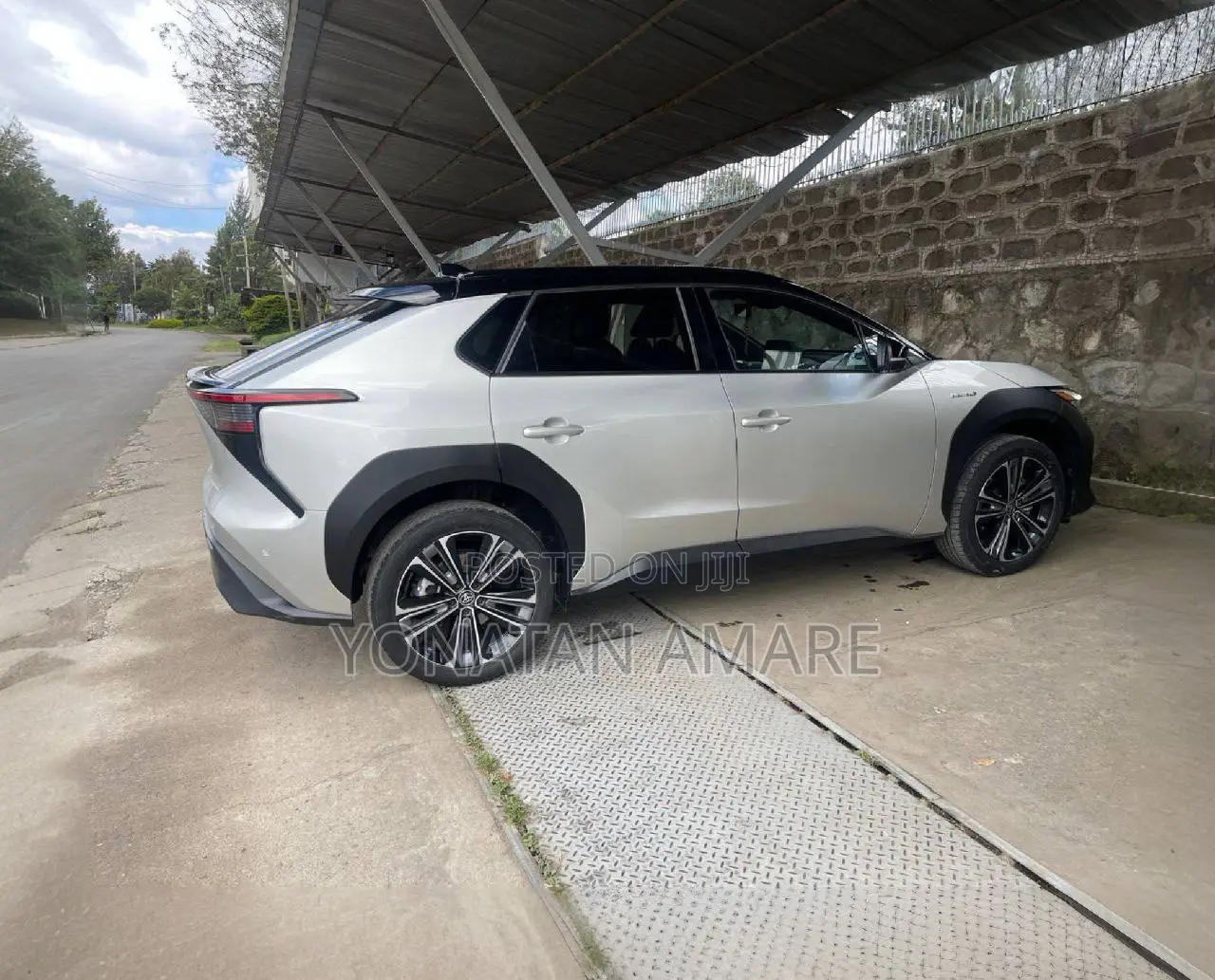 Toyota bZ4X 71.4 kWh FWD 2023 Silver