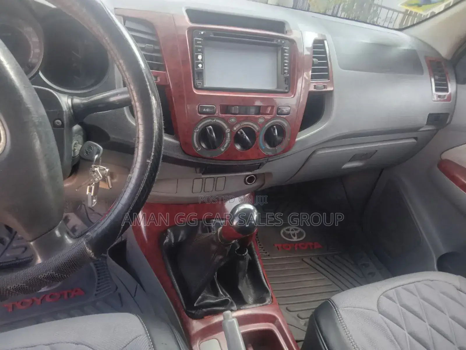 Toyota Hilux 2012 Gray