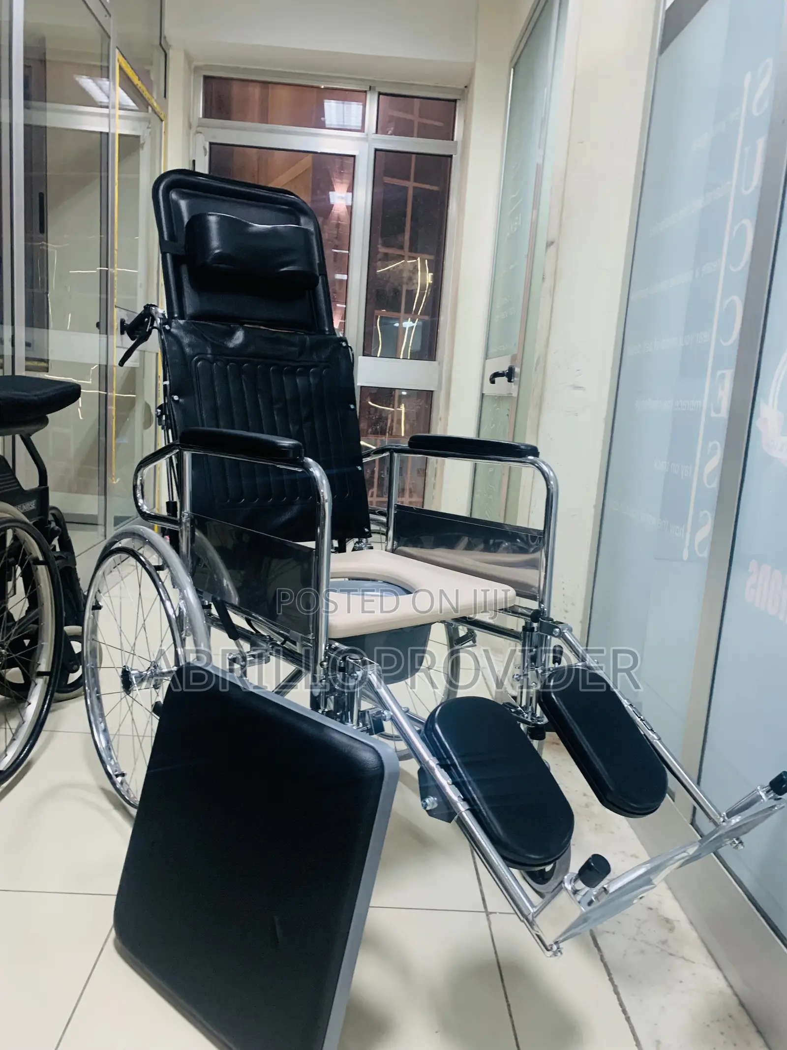 Multifunctional Wheelchair7:”8wheelchair1:3wheelchair3:3whee