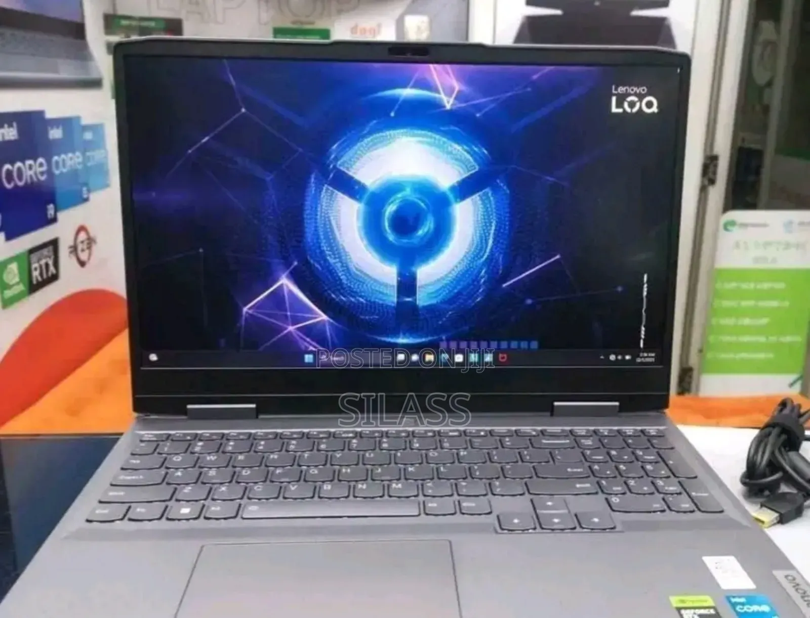 New Laptop Lenovo LOQ 15IRH8 16GB AMD Ryzen 7 SSD 512GB