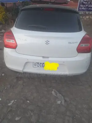 Suzuki Swift 2022 White