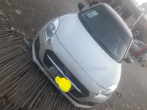 Photo - Suzuki Swift 2022 White