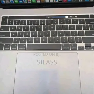 New Laptop Apple MacBook Pro 2019 32GB Intel Core I9 SSHD (Hybrid) 1T
