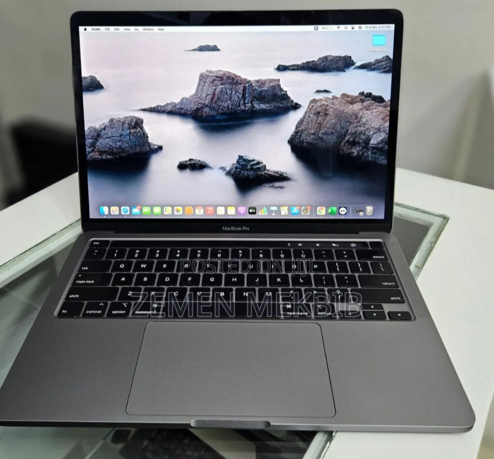 New Laptop Apple MacBook Pro 2019 8GB Intel Core I5 SSD 256GB