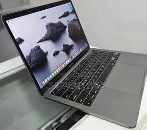 New Laptop Apple MacBook Pro 2019 8GB Intel Core I5 SSD 256GB