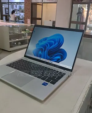New Laptop HP EliteBook 830 G9 16GB Intel Core I5 SSD 512GB