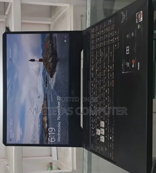 New Laptop Asus 8GB AMD Ryzen 5 SSD 256GB