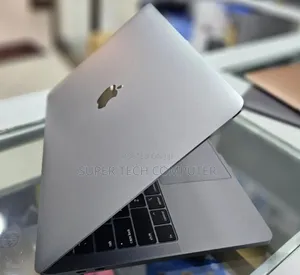 New Laptop Apple MacBook Pro 2020 8GB Intel Core I5 SSD 256GB